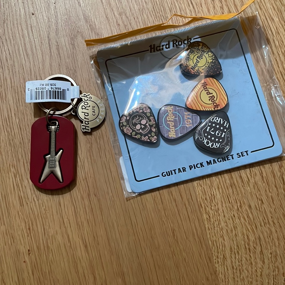 Hard rock Prague items